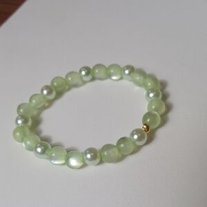 Elegant Green Beaded Bracelet